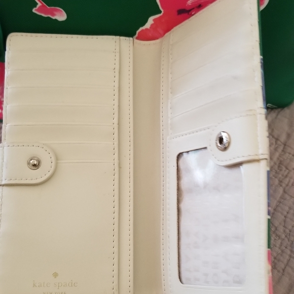 Kate Spade - Picture 2 of 6